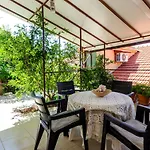 Ljiljana Διαμέρισμα *