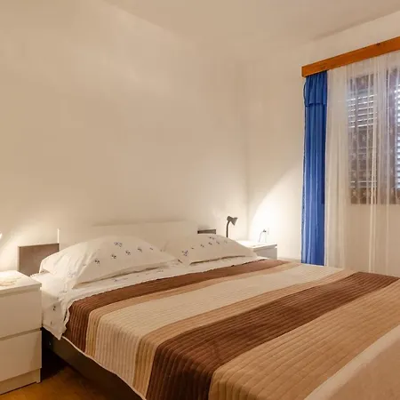 Apartament Ljiljana *