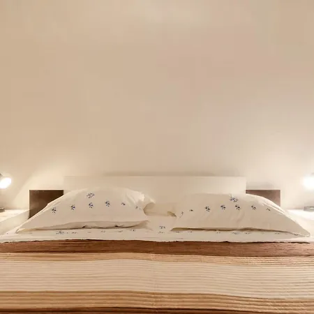 Apartament Ljiljana *